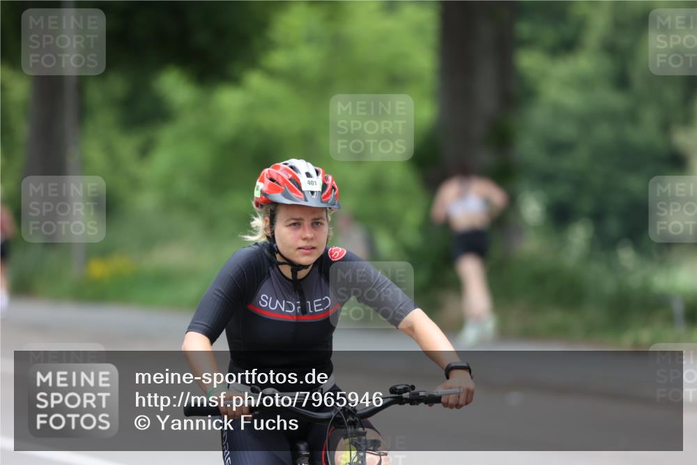 15.06.2025 - 7 Türme Triathlon Yannick Fuchs http://msf.ph/oto/7965946 15.06.2025 14:00:38 Radfahren 401 meine-sportfotos.de