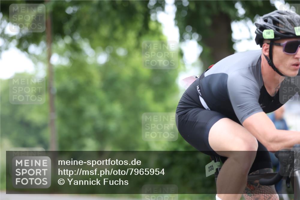 15.06.2025 - 7 Türme Triathlon Yannick Fuchs http://msf.ph/oto/7965954 15.06.2025 11:16:04 Radfahren 235 meine-sportfotos.de