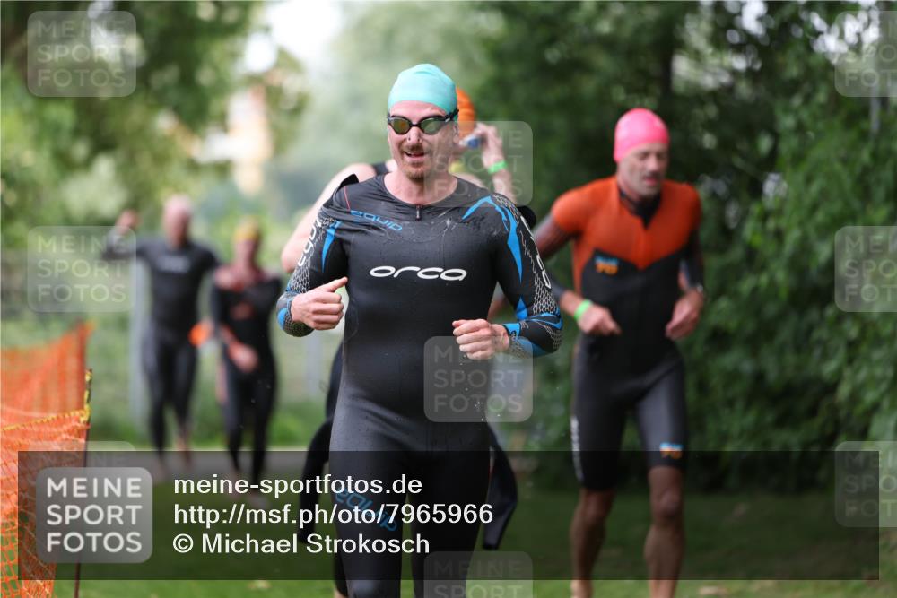 15.06.2025 - 7 Türme Triathlon Michael Strokosch http://msf.ph/oto/7965966 15.06.2025 12:19:53 Schwimmen 372, 483, 488, 531, 536, 538, 550, 585, 594, 612, 631, 635 meine-sportfotos.de