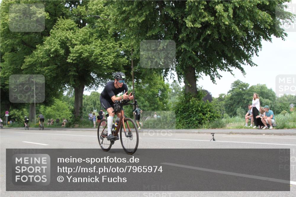 15.06.2025 - 7 Türme Triathlon Yannick Fuchs http://msf.ph/oto/7965974 15.06.2025 13:14:25 Radfahren  meine-sportfotos.de