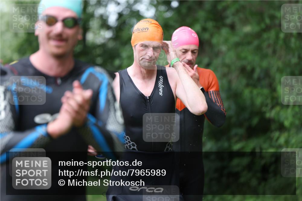 15.06.2025 - 7 Türme Triathlon Michael Strokosch http://msf.ph/oto/7965989 15.06.2025 12:19:55 Schwimmen 372, 483, 488, 531, 536, 538, 550, 585, 594, 612, 631, 635 meine-sportfotos.de