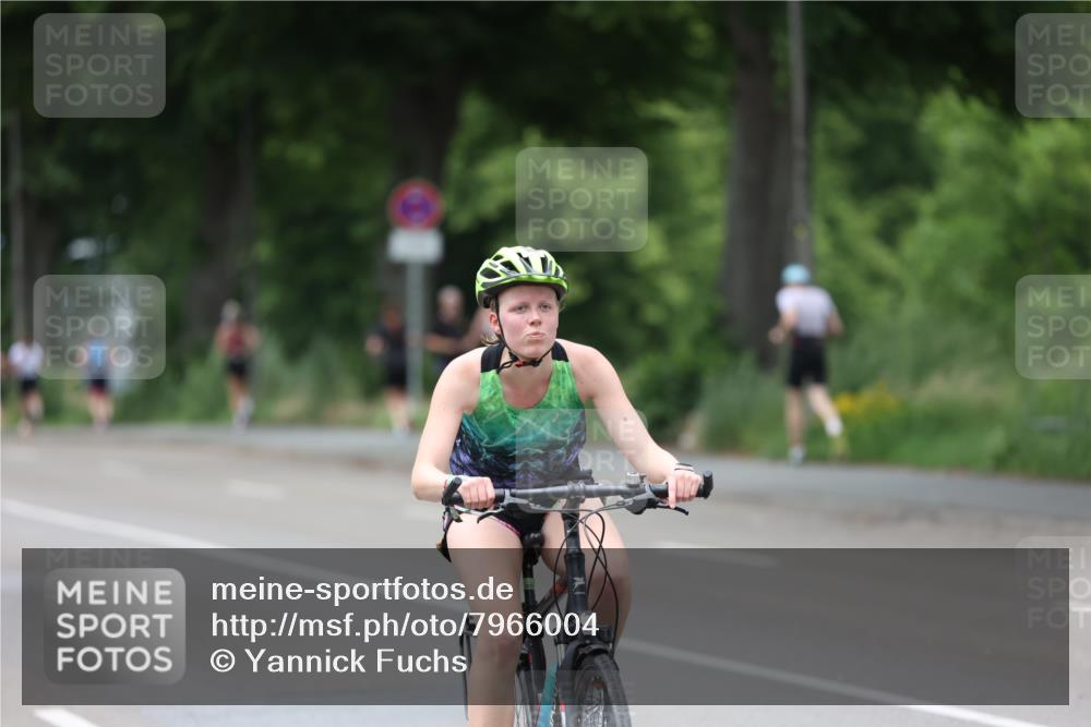 15.06.2025 - 7 Türme Triathlon Yannick Fuchs http://msf.ph/oto/7966004 15.06.2025 14:00:48 Radfahren  meine-sportfotos.de