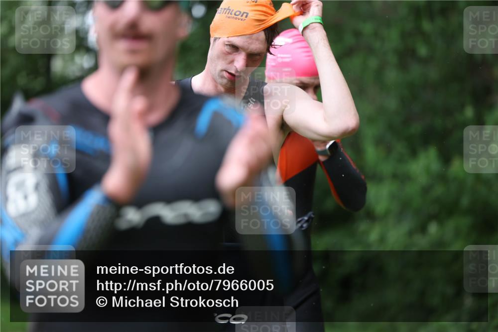 15.06.2025 - 7 Türme Triathlon Michael Strokosch http://msf.ph/oto/7966005 15.06.2025 12:19:56 Schwimmen 372, 483, 488, 531, 536, 538, 550, 585, 594, 612, 631, 635 meine-sportfotos.de