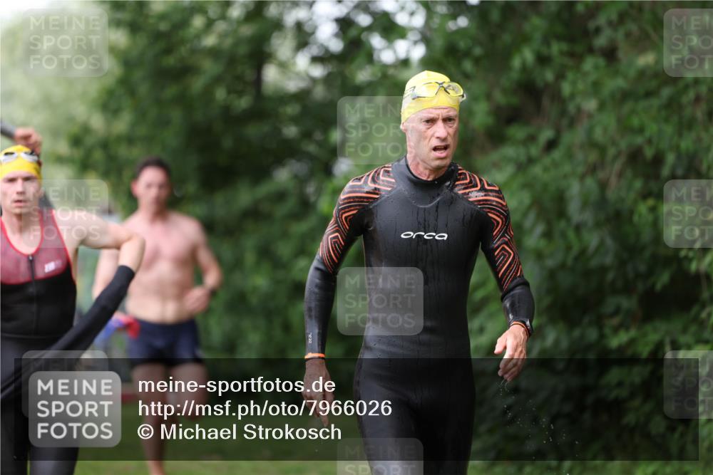 15.06.2025 - 7 Türme Triathlon Michael Strokosch http://msf.ph/oto/7966026 15.06.2025 12:19:58 Schwimmen 372, 483, 488, 536, 550, 585, 594, 595, 612, 631, 635 meine-sportfotos.de