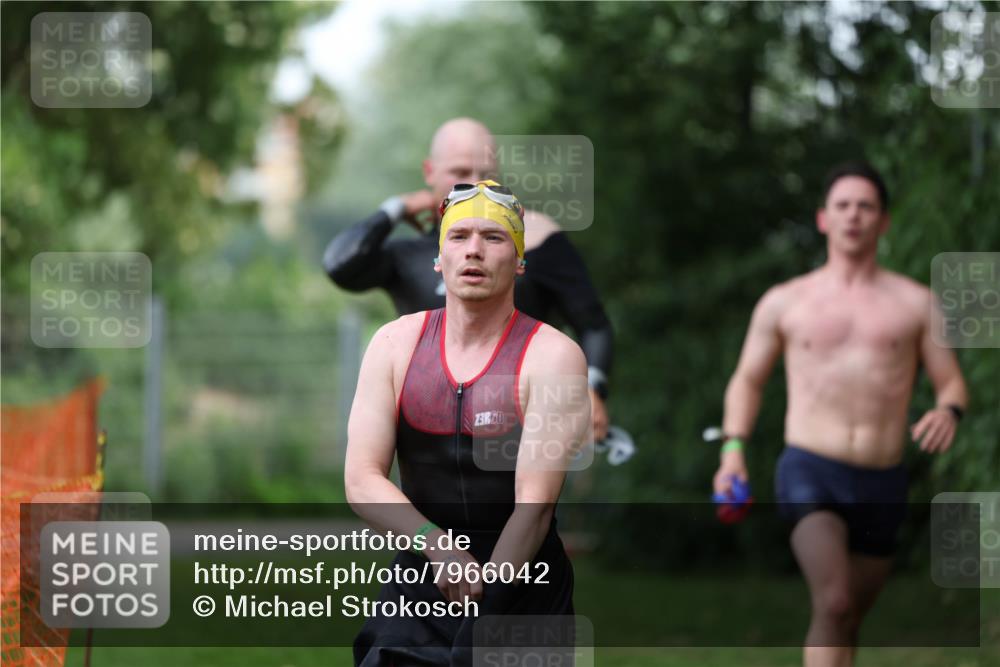 15.06.2025 - 7 Türme Triathlon Michael Strokosch http://msf.ph/oto/7966042 15.06.2025 12:19:59 Schwimmen 372, 483, 488, 536, 550, 585, 594, 595, 612, 631, 635 meine-sportfotos.de