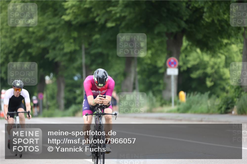 15.06.2025 - 7 Türme Triathlon Yannick Fuchs http://msf.ph/oto/7966057 15.06.2025 11:16:29 Radfahren 241, 256, 262, 274, 327 meine-sportfotos.de