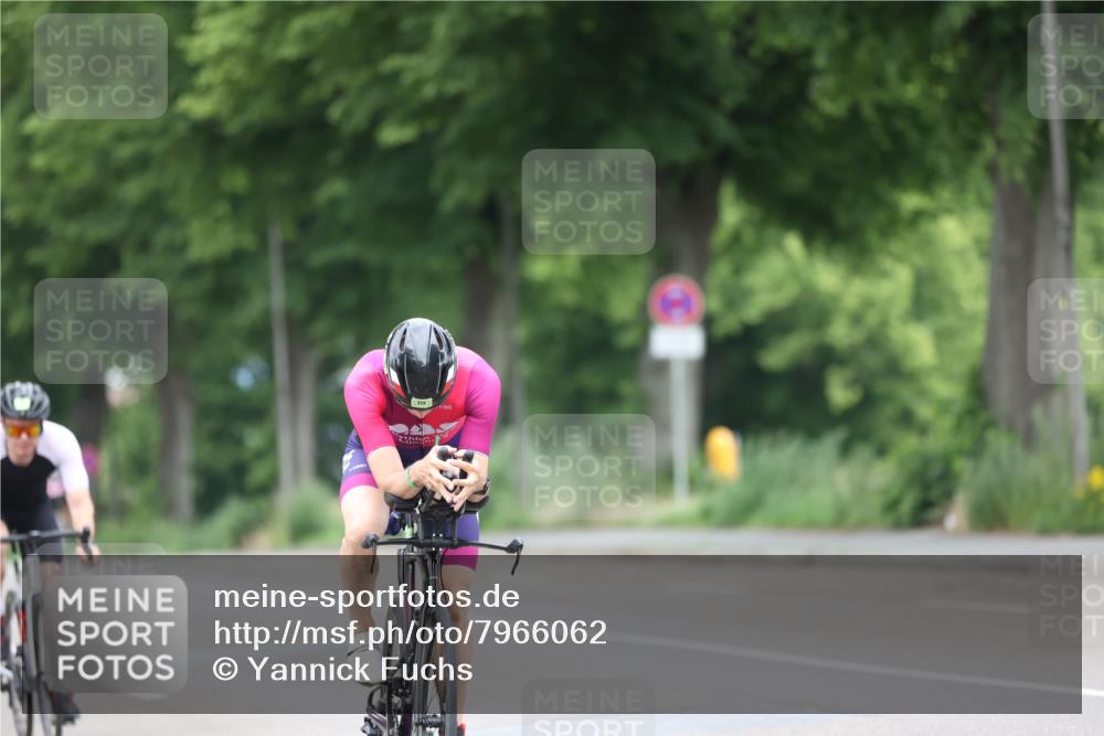 15.06.2025 - 7 Türme Triathlon Yannick Fuchs http://msf.ph/oto/7966062 15.06.2025 11:16:30 Radfahren 241, 256, 262, 274, 327 meine-sportfotos.de