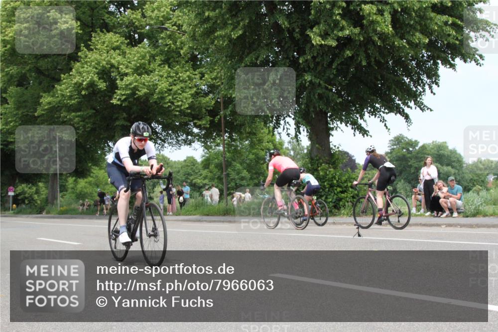 15.06.2025 - 7 Türme Triathlon Yannick Fuchs http://msf.ph/oto/7966063 15.06.2025 13:14:47 Radfahren  meine-sportfotos.de