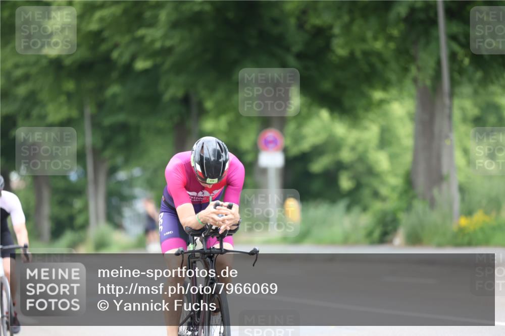 15.06.2025 - 7 Türme Triathlon Yannick Fuchs http://msf.ph/oto/7966069 15.06.2025 11:16:30 Radfahren 241, 256, 262, 274, 327 meine-sportfotos.de
