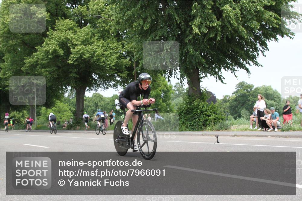15.06.2025 - 7 Türme Triathlon Yannick Fuchs http://msf.ph/oto/7966091 15.06.2025 13:14:59 Radfahren  meine-sportfotos.de