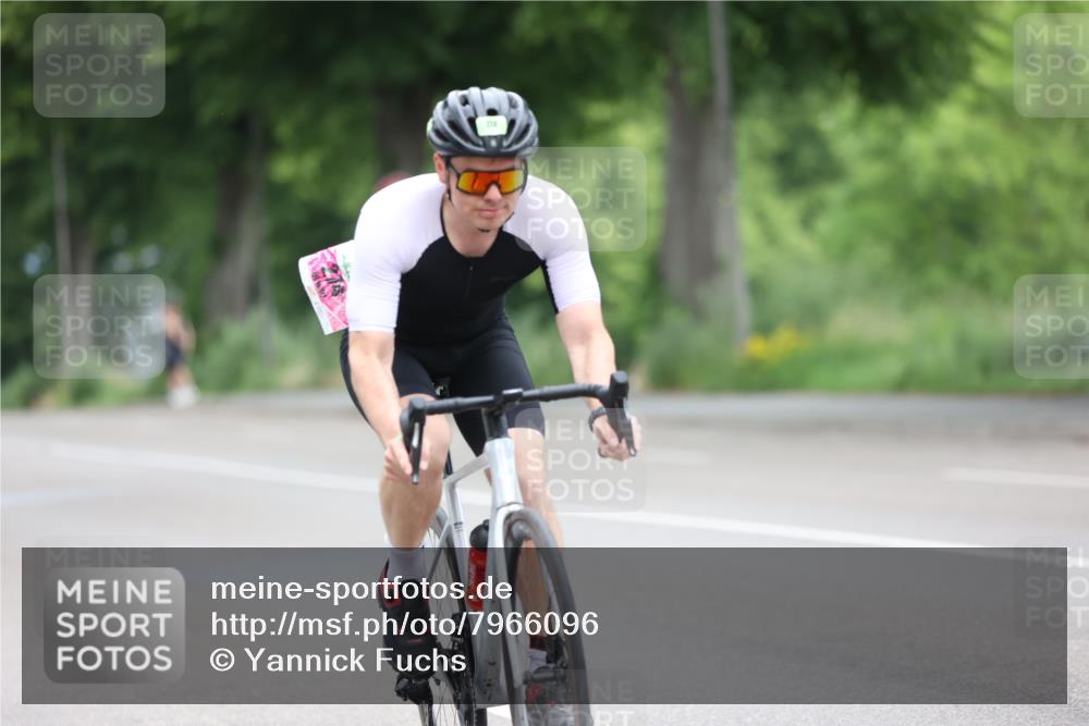 15.06.2025 - 7 Türme Triathlon Yannick Fuchs http://msf.ph/oto/7966096 15.06.2025 11:16:31 Radfahren 241, 262, 274, 327 meine-sportfotos.de