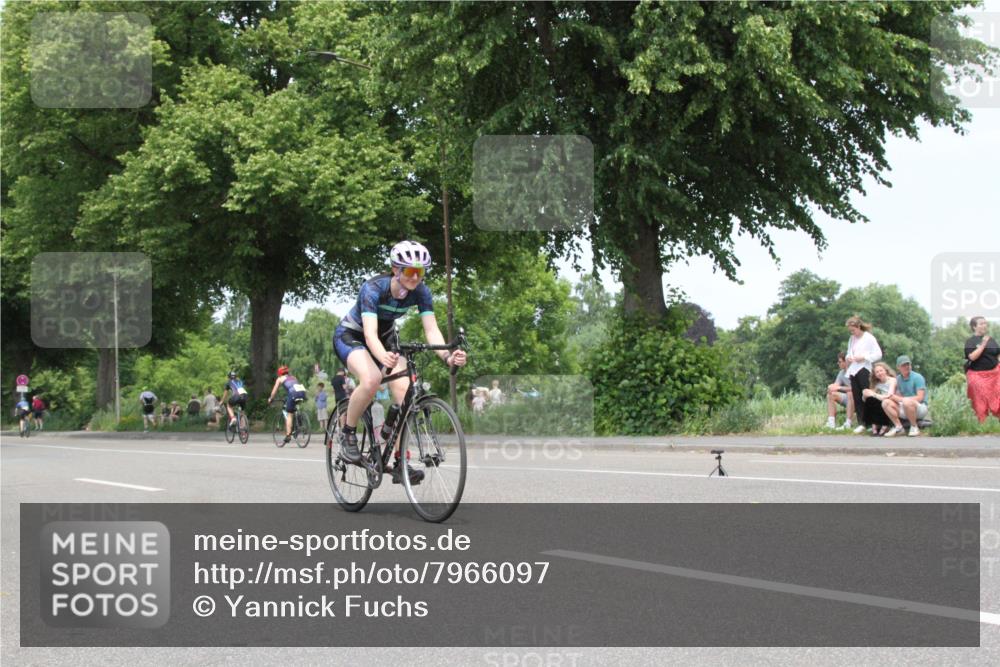 15.06.2025 - 7 Türme Triathlon Yannick Fuchs http://msf.ph/oto/7966097 15.06.2025 13:15:03 Radfahren  meine-sportfotos.de