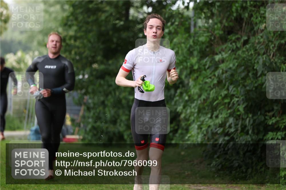 15.06.2025 - 7 Türme Triathlon Michael Strokosch http://msf.ph/oto/7966099 15.06.2025 12:20:08 Schwimmen 372, 438, 488, 536, 550, 585, 594, 595, 604, 631, 635 meine-sportfotos.de