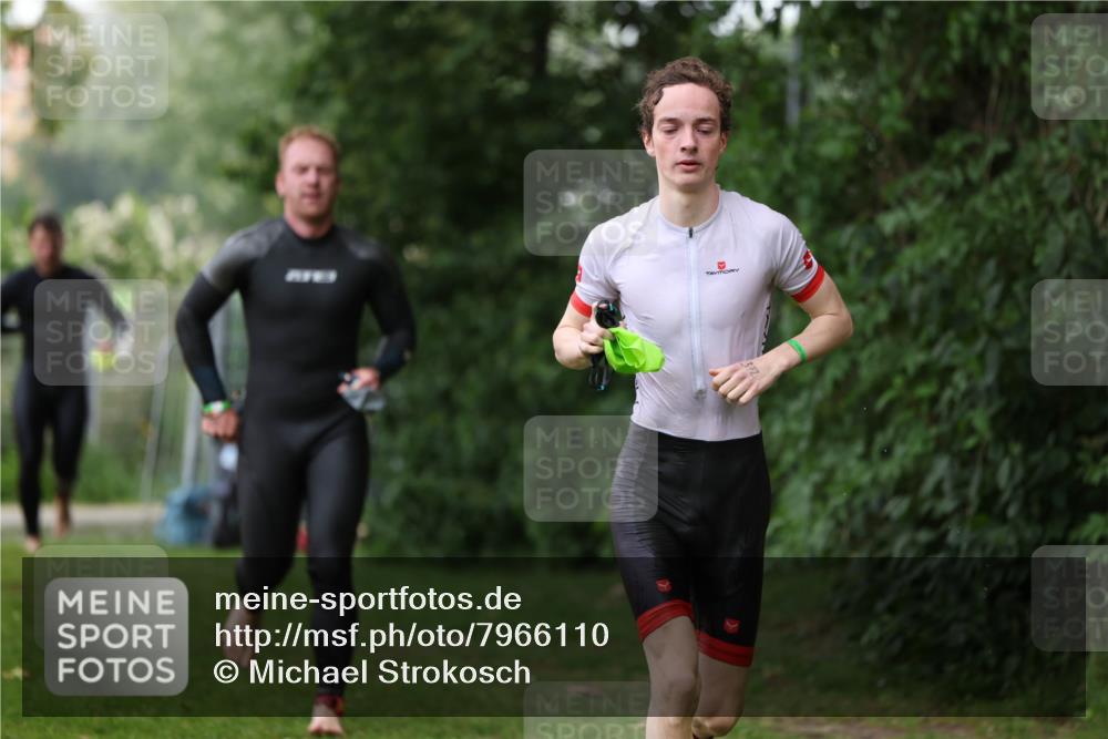 15.06.2025 - 7 Türme Triathlon Michael Strokosch http://msf.ph/oto/7966110 15.06.2025 12:20:09 Schwimmen 372, 438, 488, 550, 585, 594, 595, 604, 631 meine-sportfotos.de