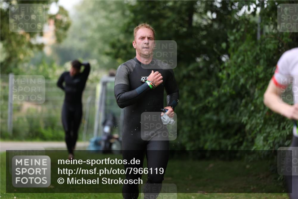15.06.2025 - 7 Türme Triathlon Michael Strokosch http://msf.ph/oto/7966119 15.06.2025 12:20:10 Schwimmen 372, 438, 488, 550, 573, 585, 594, 595, 604, 613, 631 meine-sportfotos.de