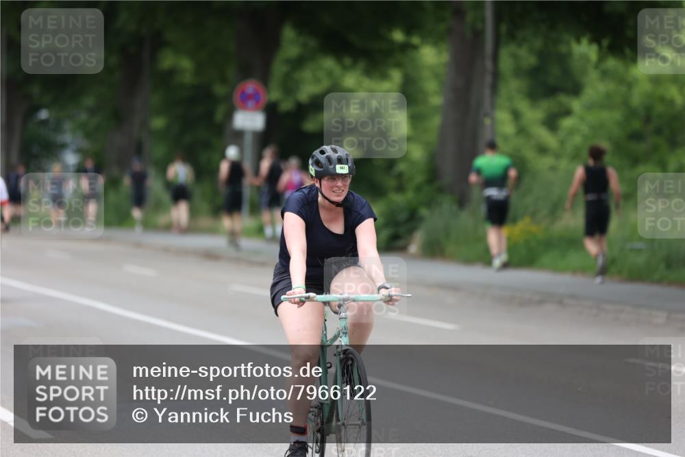 15.06.2025 - 7 Türme Triathlon Yannick Fuchs http://msf.ph/oto/7966122 15.06.2025 14:02:03 Radfahren 967 meine-sportfotos.de