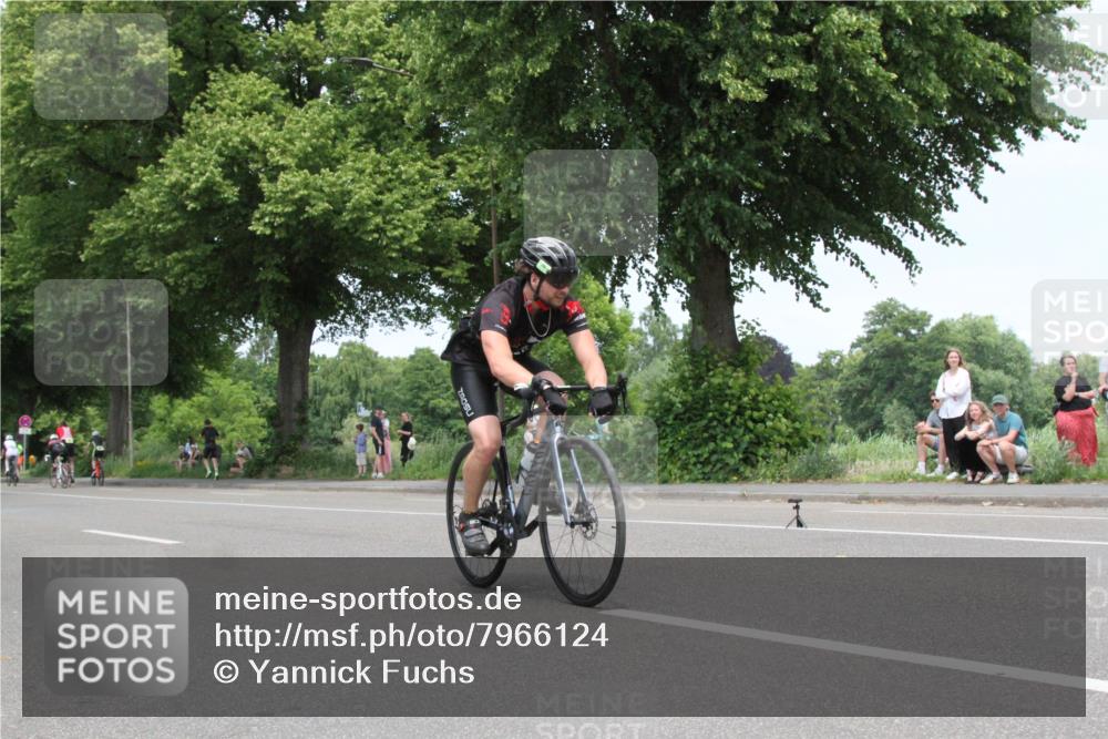 15.06.2025 - 7 Türme Triathlon Yannick Fuchs http://msf.ph/oto/7966124 15.06.2025 13:15:19 Radfahren  meine-sportfotos.de