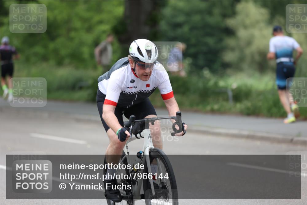 15.06.2025 - 7 Türme Triathlon Yannick Fuchs http://msf.ph/oto/7966144 15.06.2025 14:02:05 Radfahren 967 meine-sportfotos.de