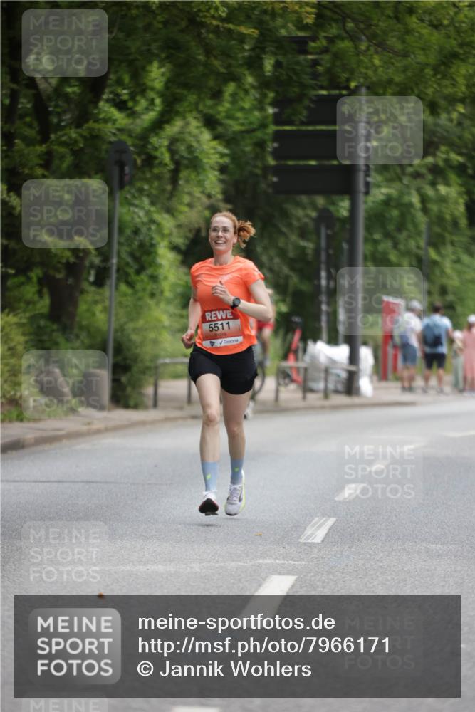 15.06.2025 - REWE Women's Run Jannik Wohlers http://msf.ph/oto/7966171 15.06.2025 10:01:26 Laufen 5511 meine-sportfotos.de