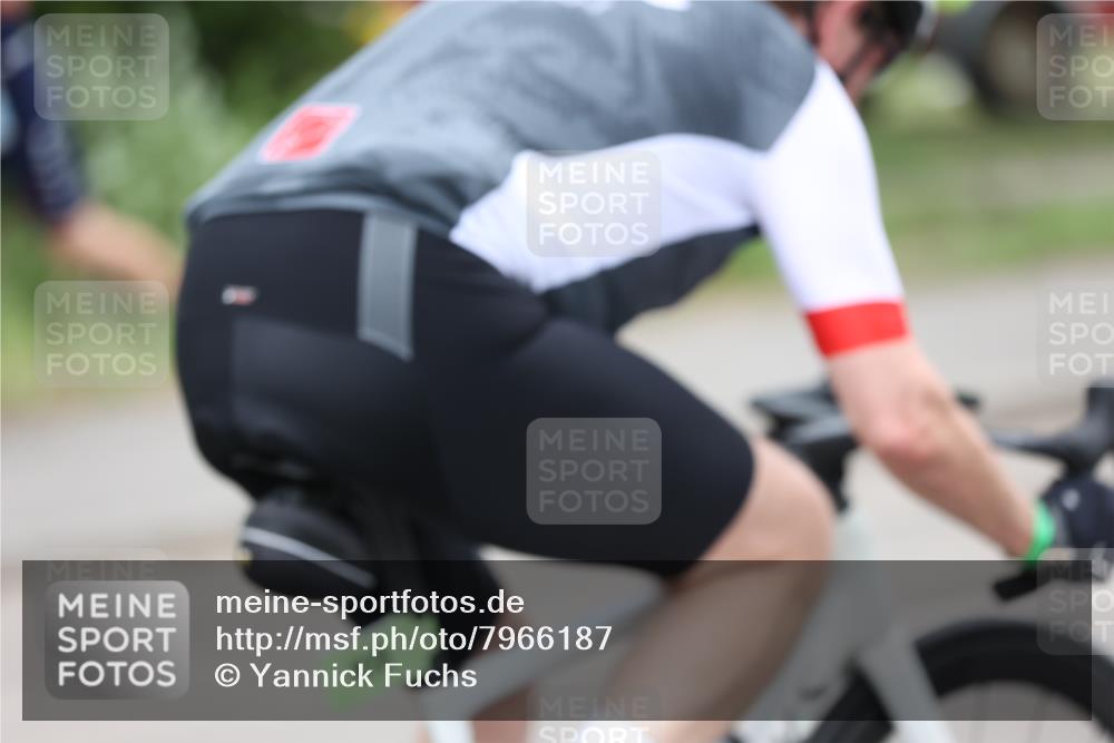 15.06.2025 - 7 Türme Triathlon Yannick Fuchs http://msf.ph/oto/7966187 15.06.2025 14:02:06 Radfahren 967 meine-sportfotos.de