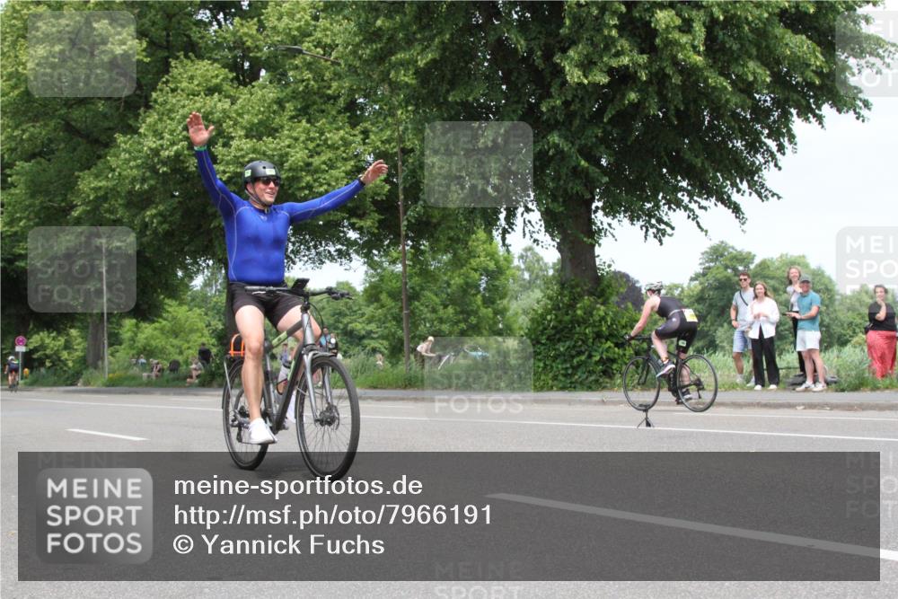 15.06.2025 - 7 Türme Triathlon Yannick Fuchs http://msf.ph/oto/7966191 15.06.2025 13:16:10 Radfahren  meine-sportfotos.de