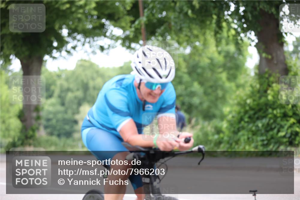 15.06.2025 - 7 Türme Triathlon Yannick Fuchs http://msf.ph/oto/7966203 15.06.2025 11:16:36 Radfahren 241, 262, 327 meine-sportfotos.de