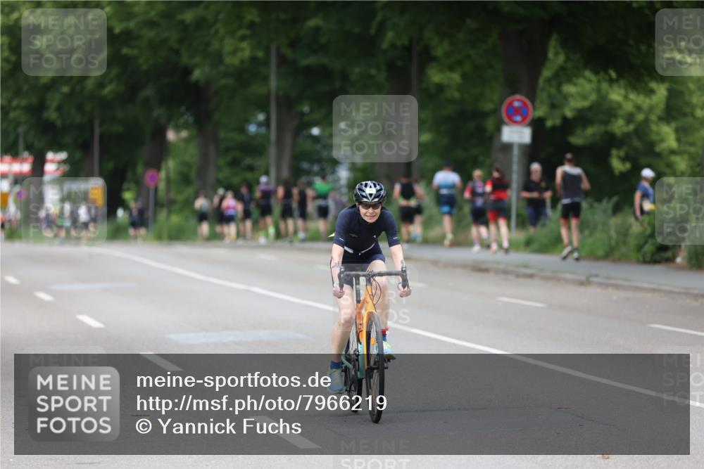 15.06.2025 - 7 Türme Triathlon Yannick Fuchs http://msf.ph/oto/7966219 15.06.2025 14:02:23 Radfahren 803 meine-sportfotos.de