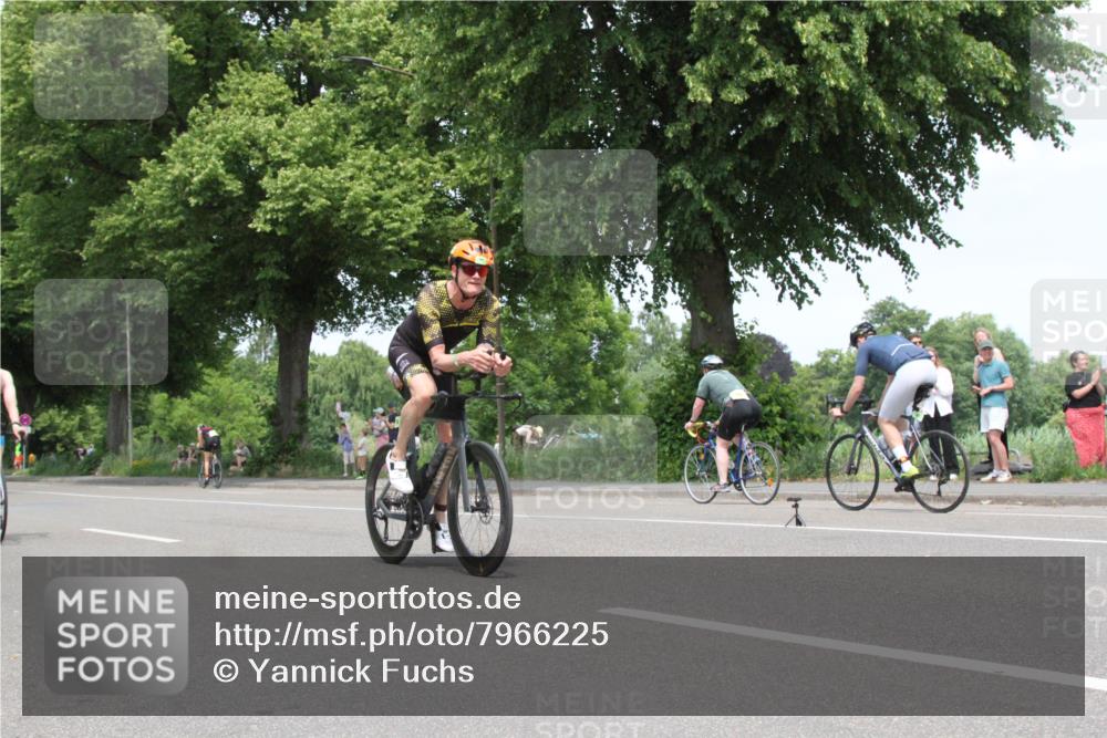 15.06.2025 - 7 Türme Triathlon Yannick Fuchs http://msf.ph/oto/7966225 15.06.2025 13:16:20 Radfahren  meine-sportfotos.de