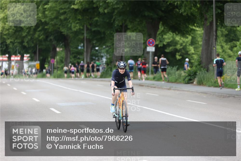 15.06.2025 - 7 Türme Triathlon Yannick Fuchs http://msf.ph/oto/7966226 15.06.2025 14:02:23 Radfahren 803 meine-sportfotos.de