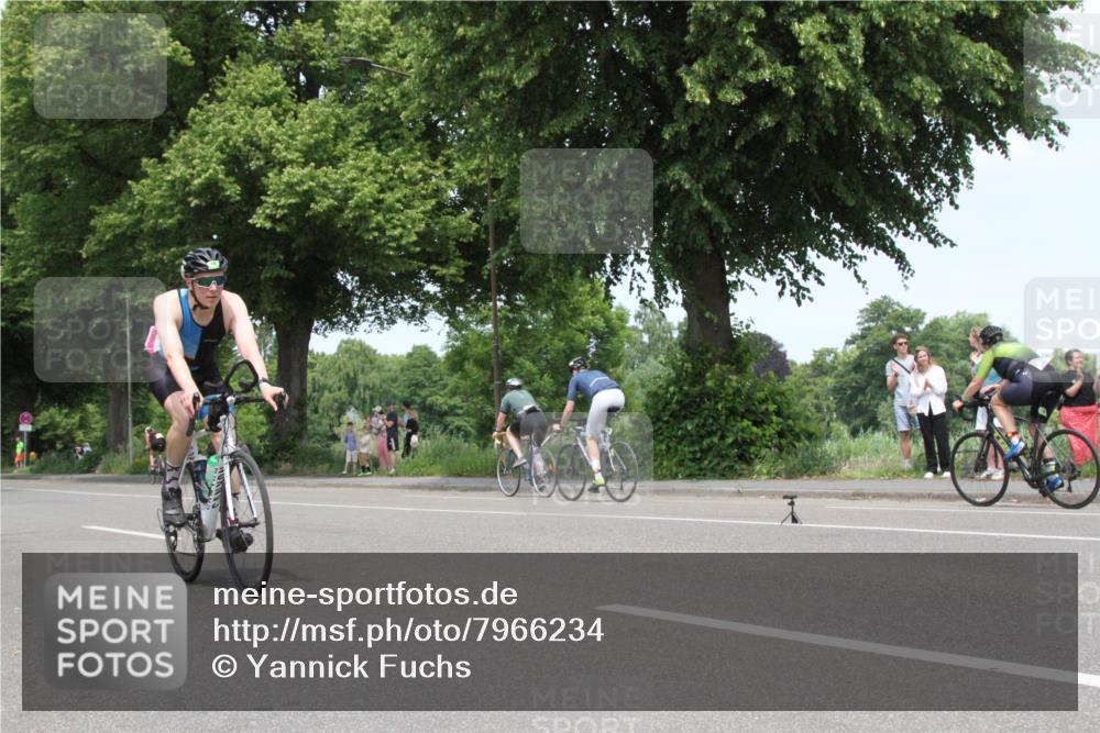 15.06.2025 - 7 Türme Triathlon Yannick Fuchs http://msf.ph/oto/7966234 15.06.2025 13:16:20 Radfahren  meine-sportfotos.de