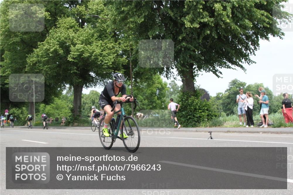 15.06.2025 - 7 Türme Triathlon Yannick Fuchs http://msf.ph/oto/7966243 15.06.2025 13:16:25 Radfahren  meine-sportfotos.de
