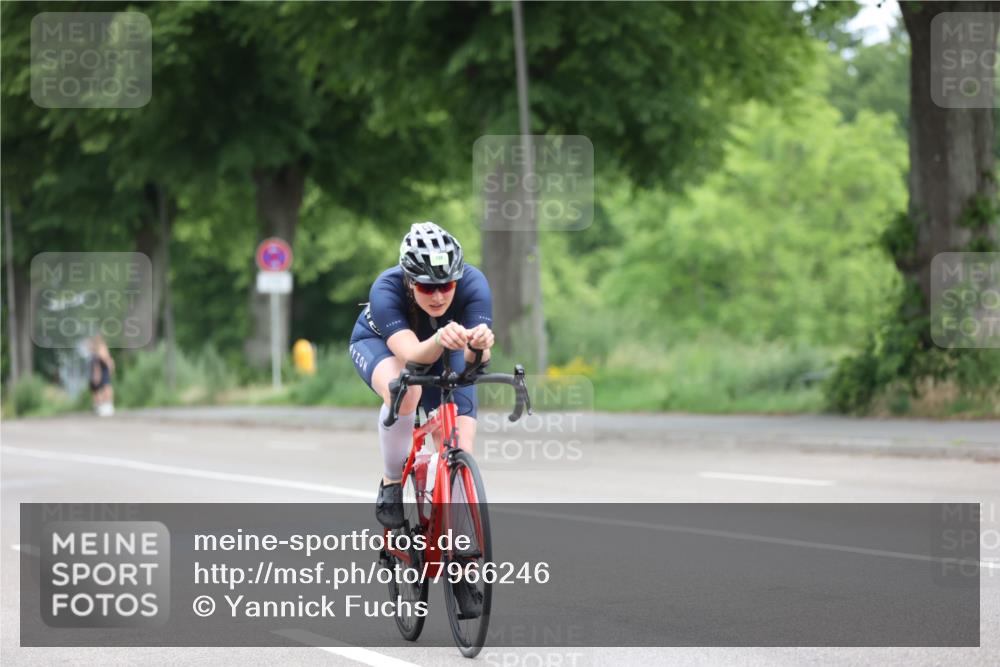 15.06.2025 - 7 Türme Triathlon Yannick Fuchs http://msf.ph/oto/7966246 15.06.2025 11:16:44 Radfahren  meine-sportfotos.de