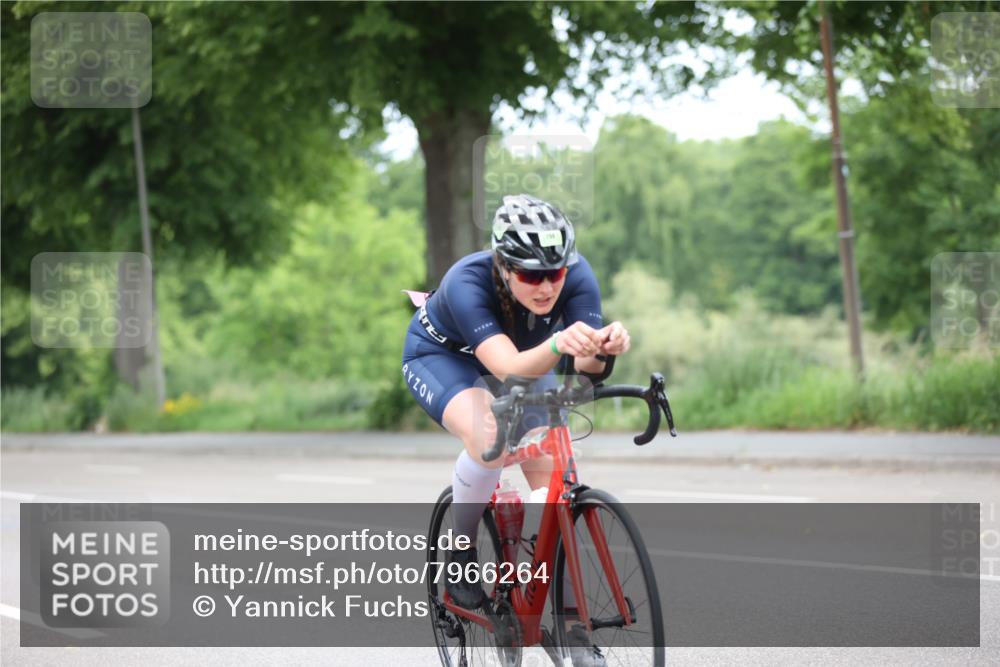 15.06.2025 - 7 Türme Triathlon Yannick Fuchs http://msf.ph/oto/7966264 15.06.2025 11:16:44 Radfahren  meine-sportfotos.de