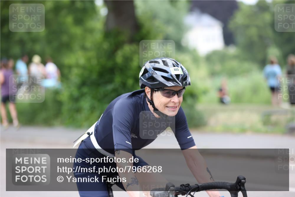 15.06.2025 - 7 Türme Triathlon Yannick Fuchs http://msf.ph/oto/7966268 15.06.2025 14:02:25 Radfahren 803 meine-sportfotos.de