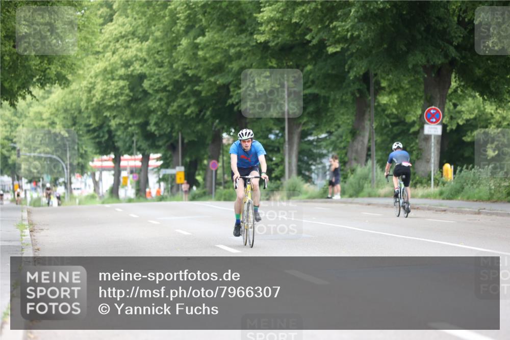 15.06.2025 - 7 Türme Triathlon Yannick Fuchs http://msf.ph/oto/7966307 15.06.2025 11:17:17 Radfahren 230, 245 meine-sportfotos.de