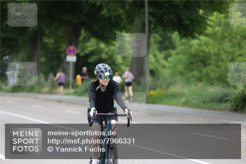 15.06.2025 - 7 Türme Triathlon Yannick Fuchs http://msf.ph/oto/7966331 15.06.2025 14:02:49 Radfahren 824 meine-sportfotos.de