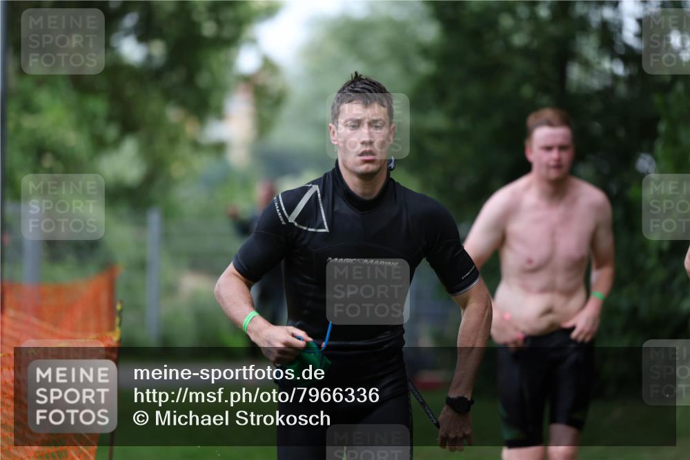 15.06.2025 - 7 Türme Triathlon Michael Strokosch http://msf.ph/oto/7966336 15.06.2025 12:20:30 Schwimmen 385, 438, 499, 573, 604, 610, 613, 634 meine-sportfotos.de