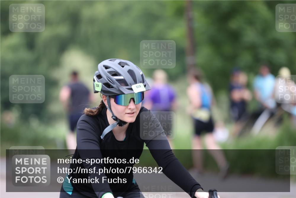 15.06.2025 - 7 Türme Triathlon Yannick Fuchs http://msf.ph/oto/7966342 15.06.2025 14:02:50 Radfahren 824 meine-sportfotos.de