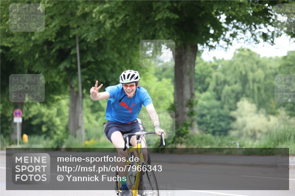 15.06.2025 - 7 Türme Triathlon Yannick Fuchs http://msf.ph/oto/7966343 15.06.2025 11:17:19 Radfahren 230 meine-sportfotos.de