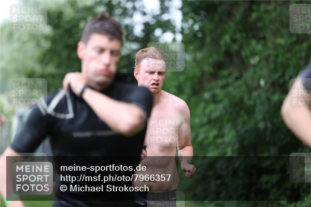 15.06.2025 - 7 Türme Triathlon Michael Strokosch http://msf.ph/oto/7966357 15.06.2025 12:20:31 Schwimmen 385, 438, 499, 573, 604, 610, 613, 634 meine-sportfotos.de