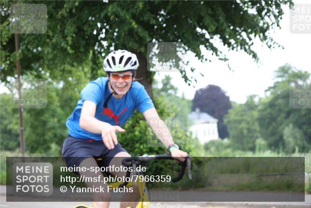 15.06.2025 - 7 Türme Triathlon Yannick Fuchs http://msf.ph/oto/7966359 15.06.2025 11:17:20 Radfahren 230 meine-sportfotos.de