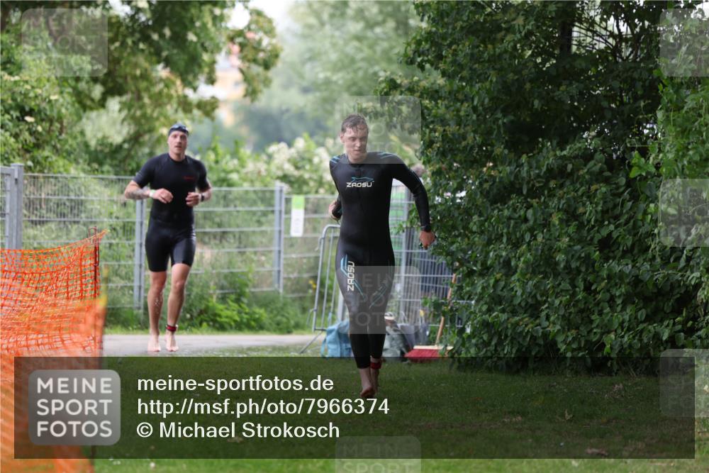 15.06.2025 - 7 Türme Triathlon Michael Strokosch http://msf.ph/oto/7966374 15.06.2025 12:20:32 Schwimmen 385, 438, 499, 573, 604, 610, 613, 634 meine-sportfotos.de
