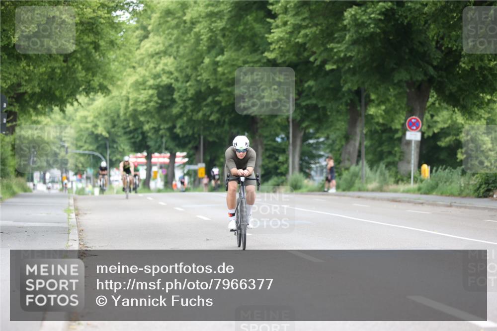 15.06.2025 - 7 Türme Triathlon Yannick Fuchs http://msf.ph/oto/7966377 15.06.2025 11:17:28 Radfahren 235, 271, 284 meine-sportfotos.de