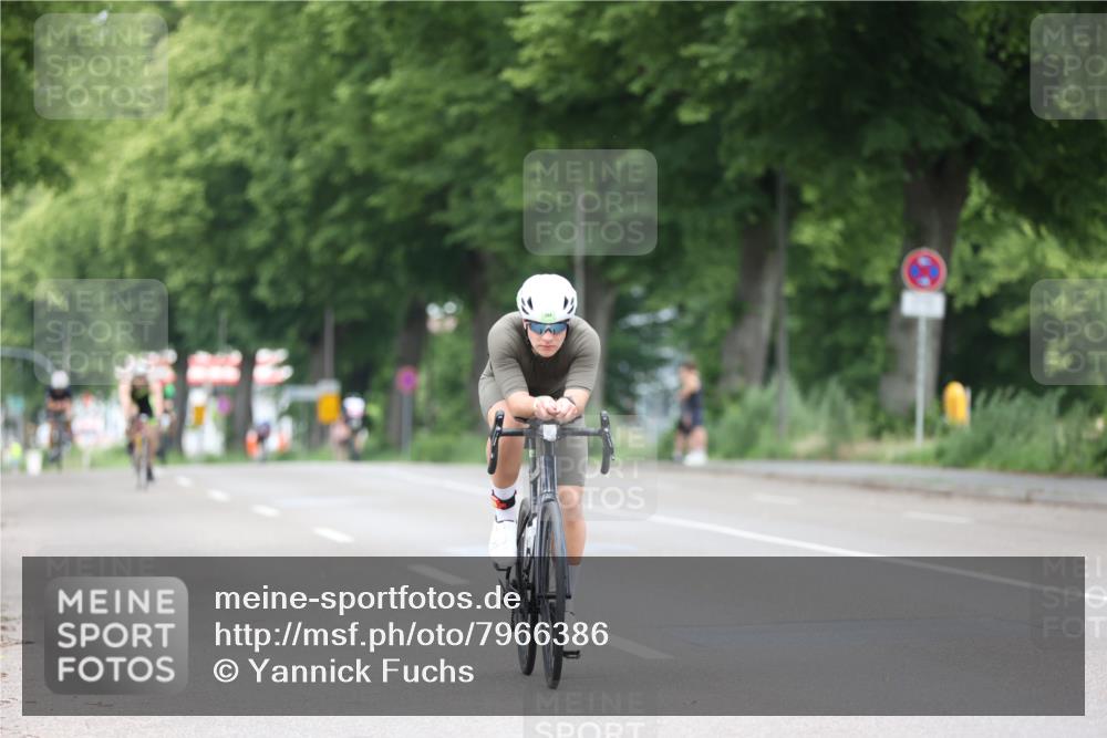 15.06.2025 - 7 Türme Triathlon Yannick Fuchs http://msf.ph/oto/7966386 15.06.2025 11:17:29 Radfahren 235, 271, 284 meine-sportfotos.de