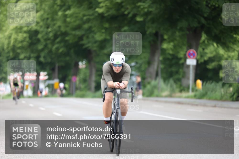 15.06.2025 - 7 Türme Triathlon Yannick Fuchs http://msf.ph/oto/7966391 15.06.2025 11:17:29 Radfahren 235, 271, 284 meine-sportfotos.de