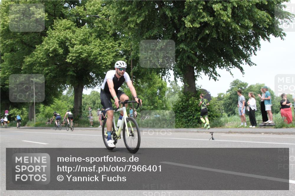 15.06.2025 - 7 Türme Triathlon Yannick Fuchs http://msf.ph/oto/7966401 15.06.2025 13:17:41 Radfahren  meine-sportfotos.de