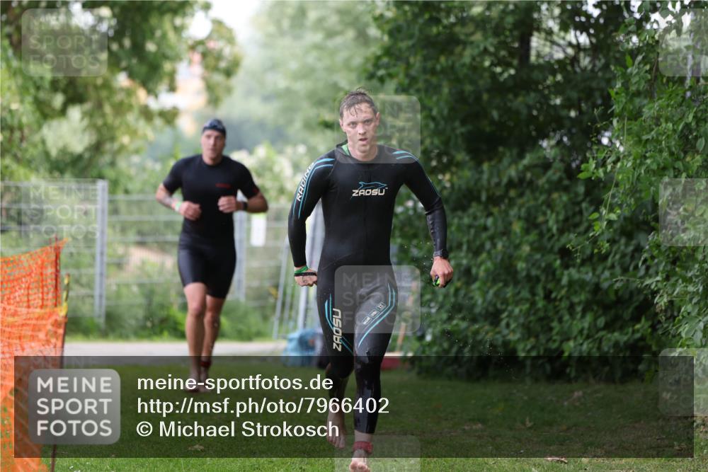 15.06.2025 - 7 Türme Triathlon Michael Strokosch http://msf.ph/oto/7966402 15.06.2025 12:20:34 Schwimmen 385, 438, 499, 573, 604, 610, 613, 634 meine-sportfotos.de