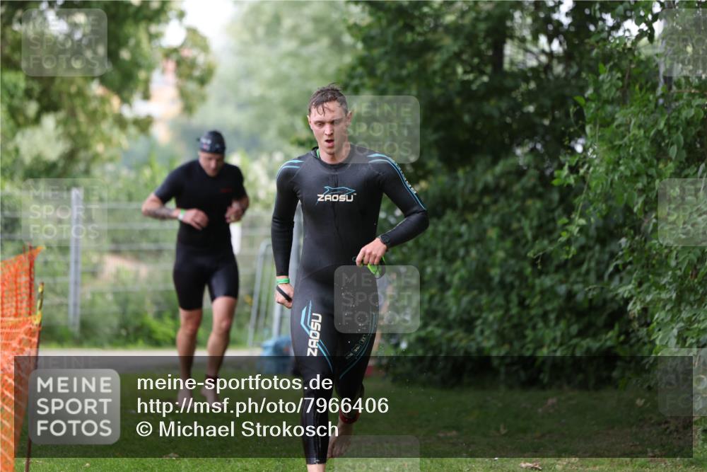 15.06.2025 - 7 Türme Triathlon Michael Strokosch http://msf.ph/oto/7966406 15.06.2025 12:20:34 Schwimmen 385, 438, 499, 573, 604, 610, 613, 634 meine-sportfotos.de