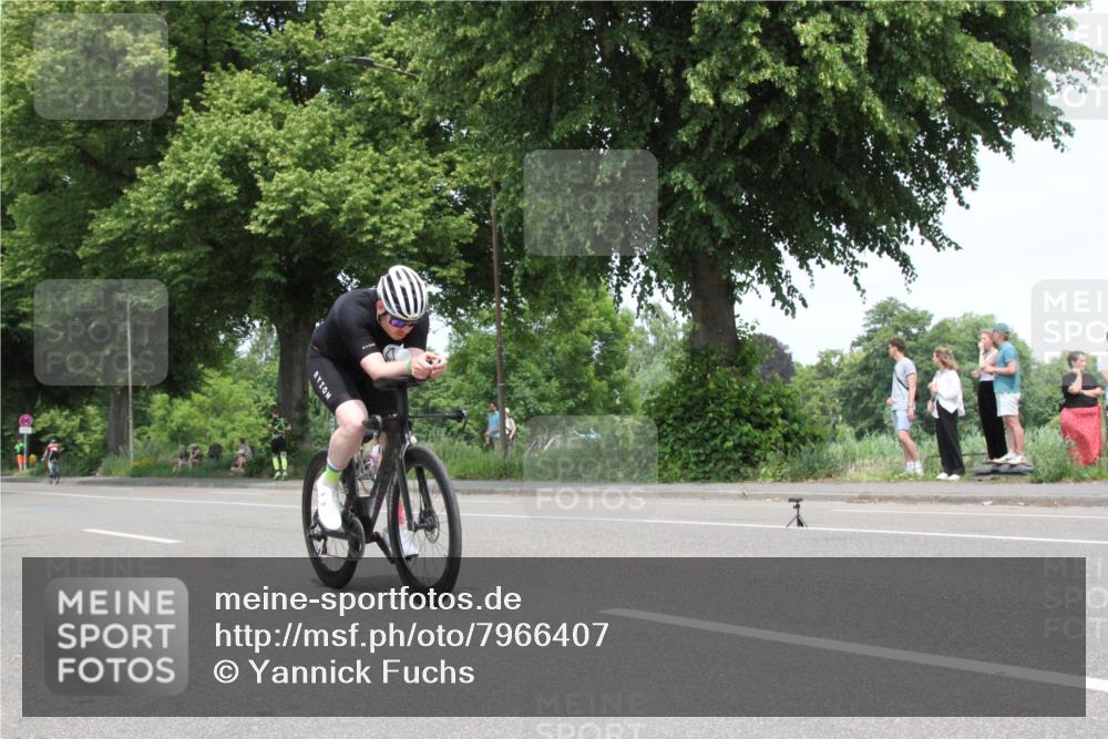 15.06.2025 - 7 Türme Triathlon Yannick Fuchs http://msf.ph/oto/7966407 15.06.2025 13:17:48 Radfahren  meine-sportfotos.de