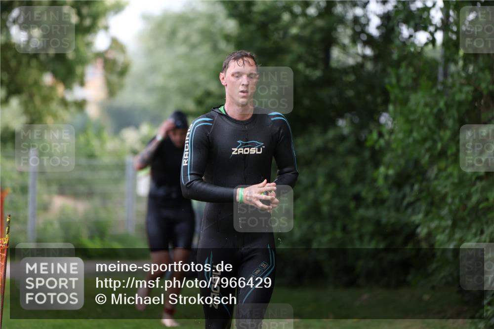 15.06.2025 - 7 Türme Triathlon Michael Strokosch http://msf.ph/oto/7966429 15.06.2025 12:20:35 Schwimmen 385, 438, 499, 573, 610, 613, 634 meine-sportfotos.de